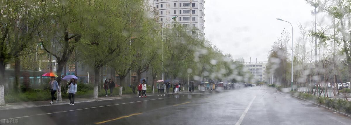 在雨中作文1000字以上小学习作《雨中的回忆》